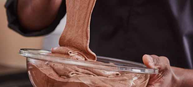 Quel gâteau pour accompagner une mousse au chocolat ?